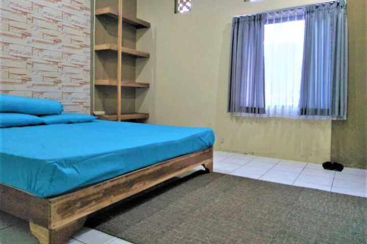 Room 2 of 17