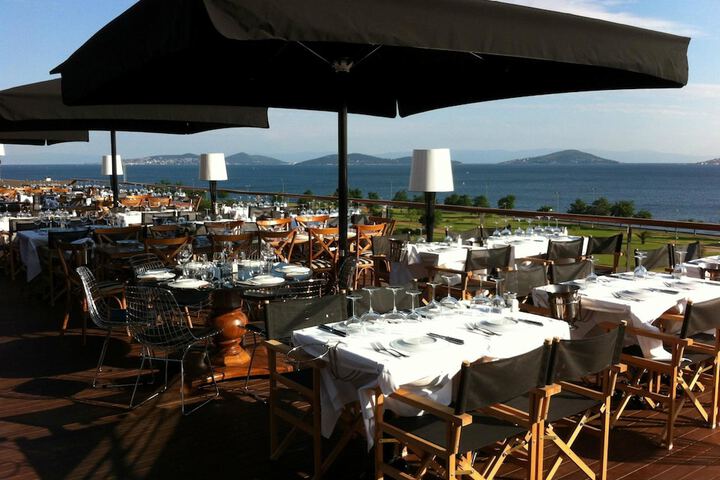 Dining 60 of 64