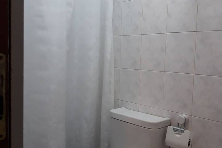 Room 33 of 52