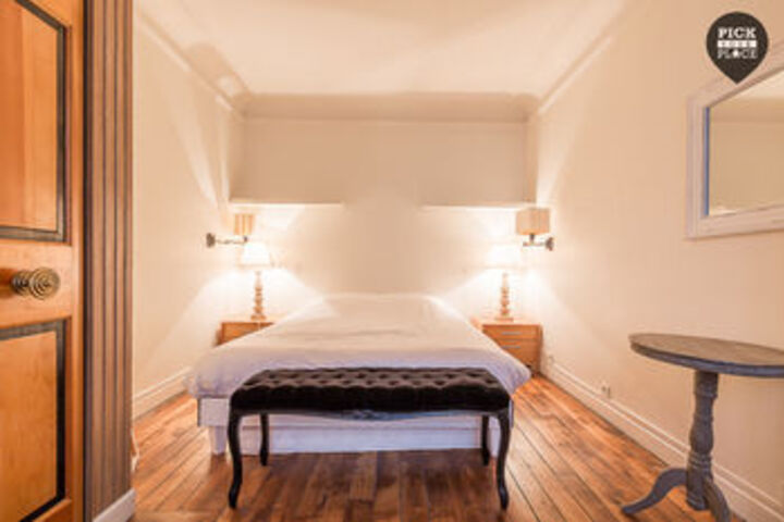 Room 65 of 189