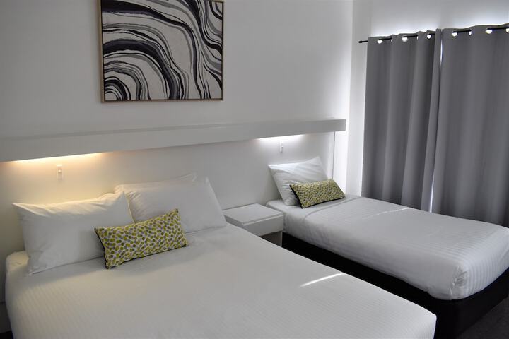 Room 10 of 118