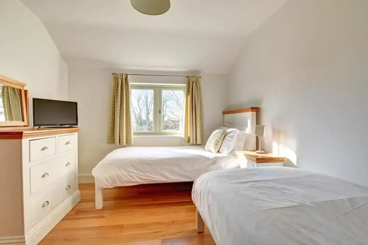 Room 3 of 14