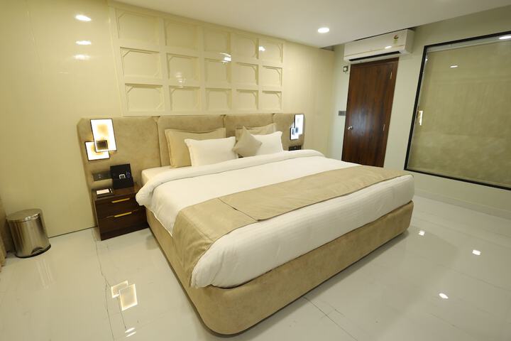 Room 7 of 27