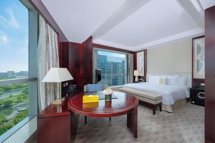 Room 32 of 251