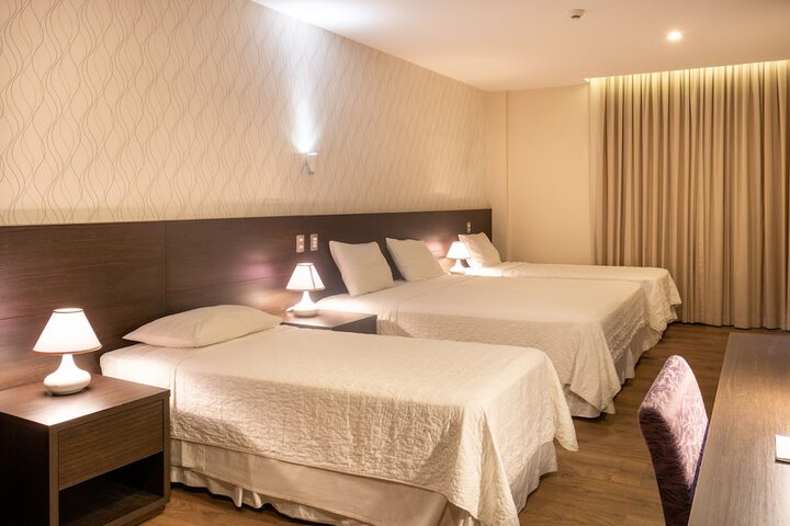 Room 32 of 183