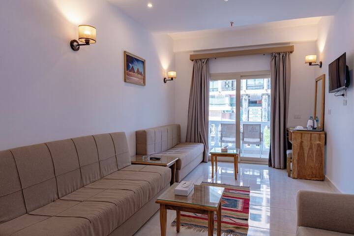 Room 42 of 162