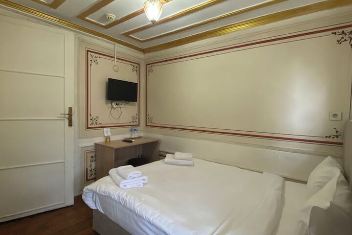 Room 20 of 38