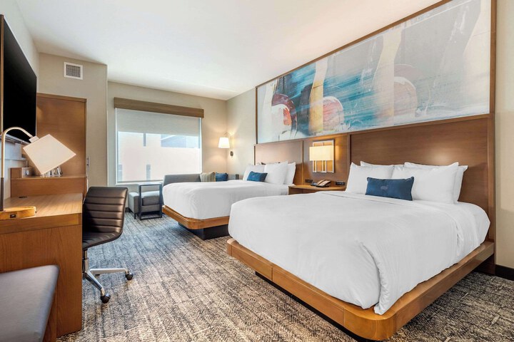 2 Queen Beds (4 of 12)