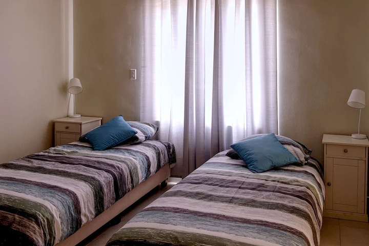 Room 4 of 18