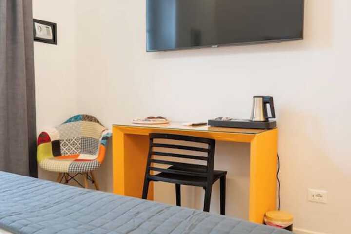 Room 8 of 29