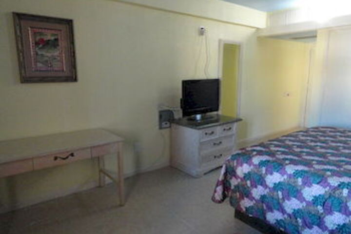 Room 10 of 31