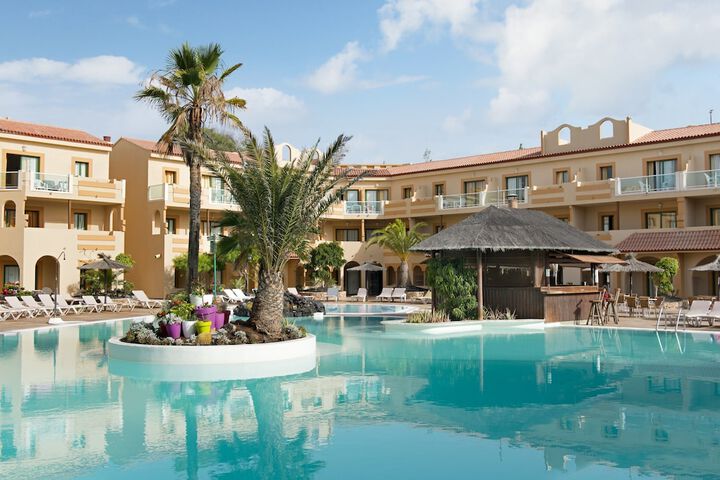 Pool Hotel