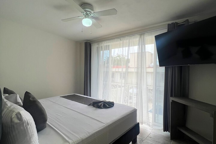 Room 27 of 62