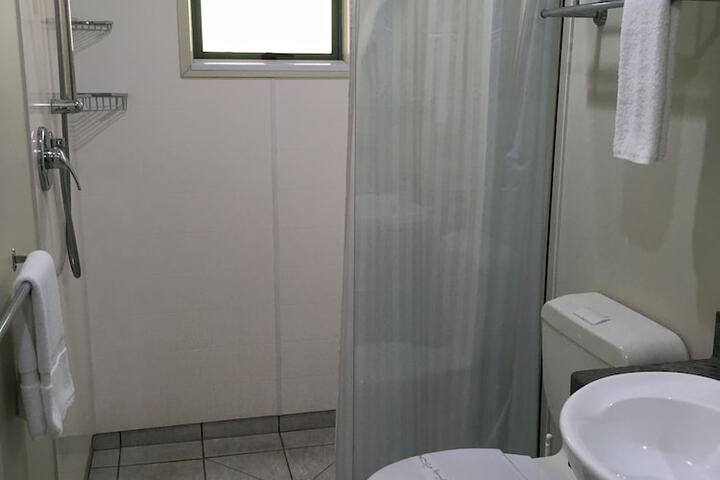 Room 21 of 38