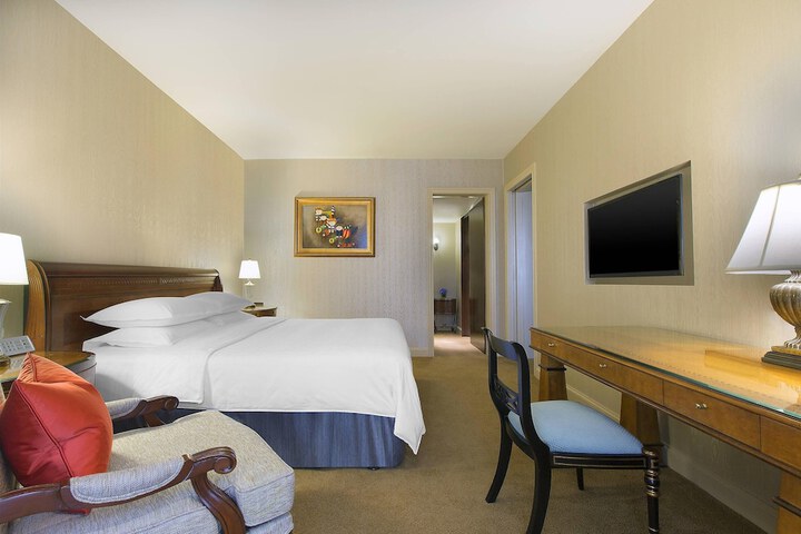 Room 16 of 107