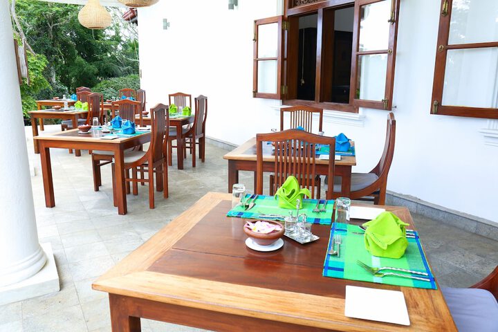 Dining 53 of 74
