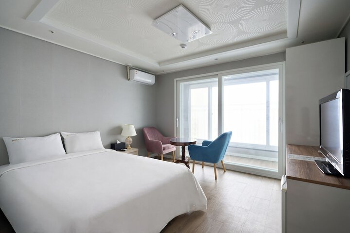 Room 13 of 29