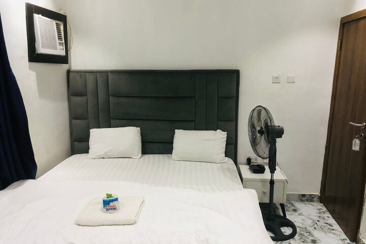 Room 14 of 24