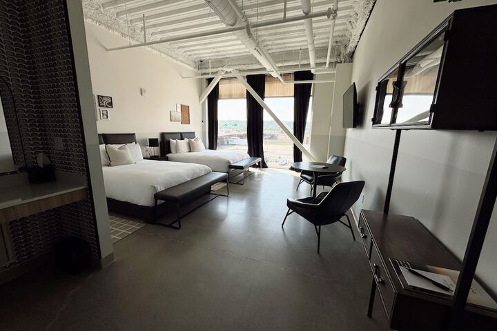 2 Queen Beds (2 of 11)