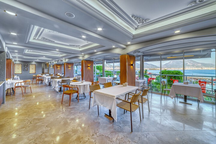 Dining 102 of 187