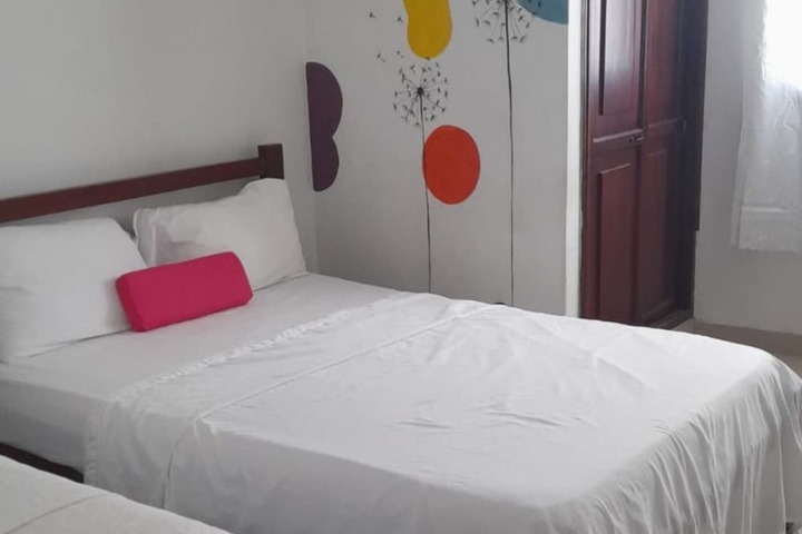 Room 5 of 11