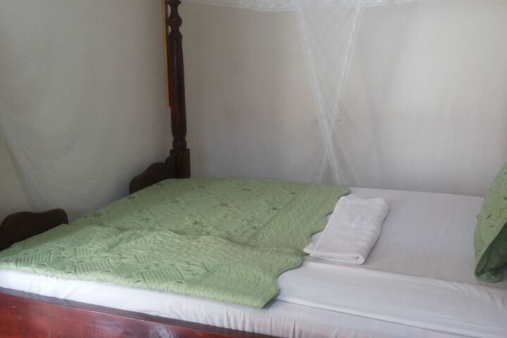 Room 7 of 63