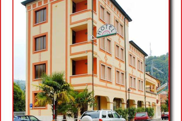 Hotel Ristorante Fratelli Zenari