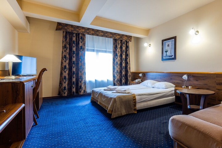 Room 2 of 52