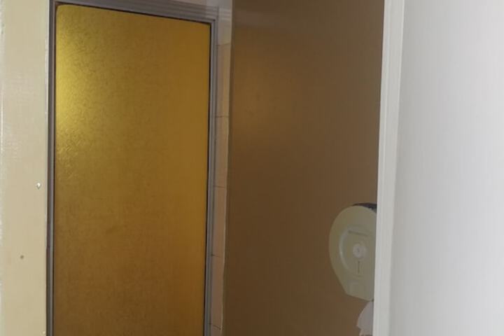 Room 16 of 35