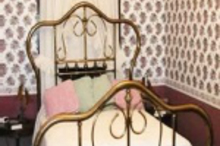 Room 169 of 240