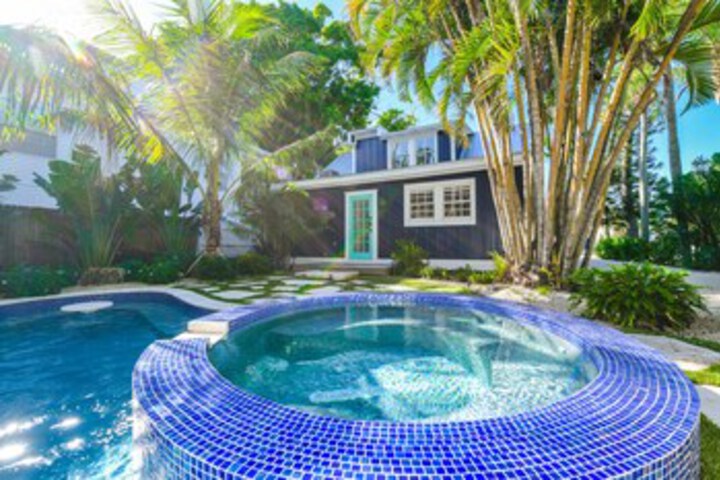 Pool 12 of 25