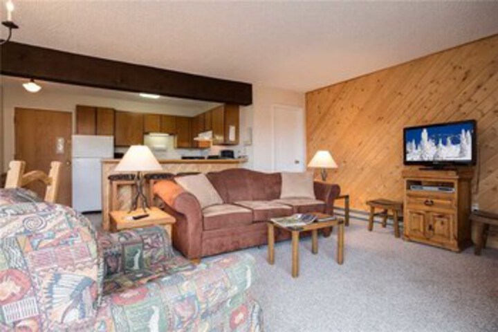 Room 100 of 144