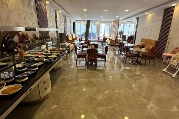 Dining 54 of 93