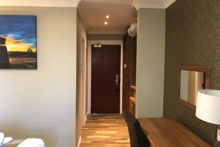 Room 14 of 39