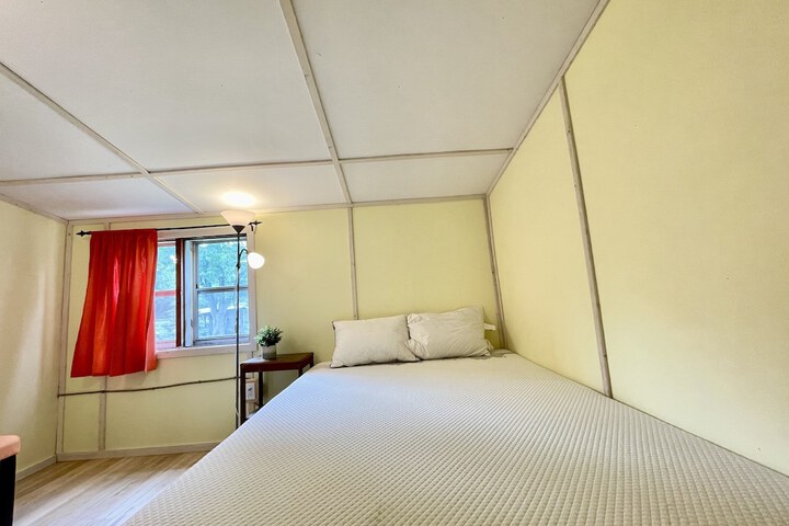 Room 23 of 139
