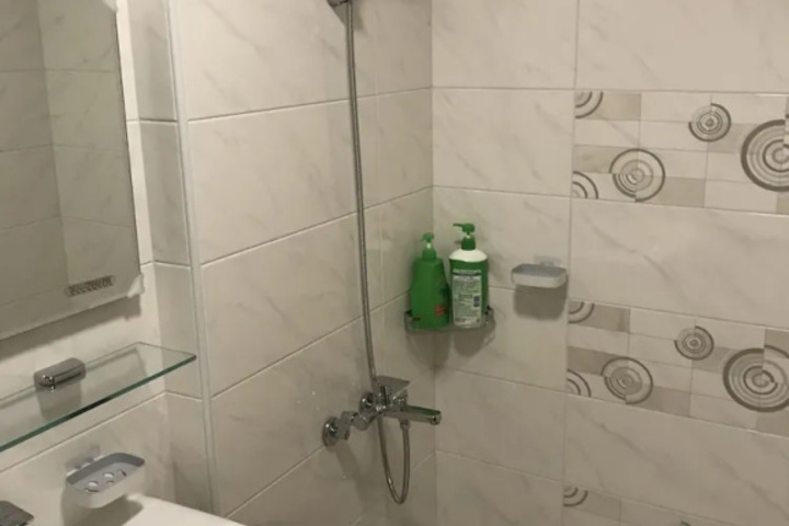 Room 10 of 13