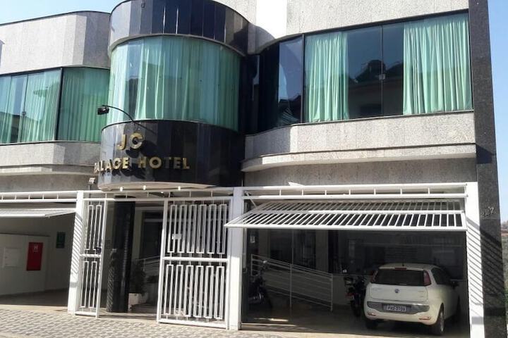 JC Palace Hotel in Machado