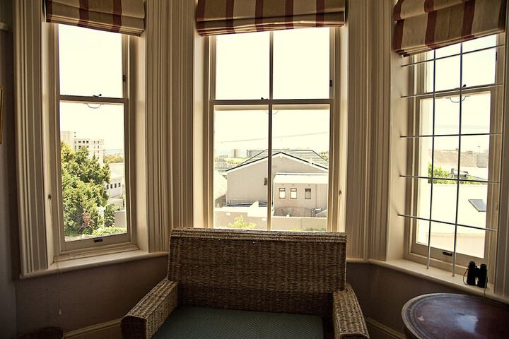 Room 20 of 34