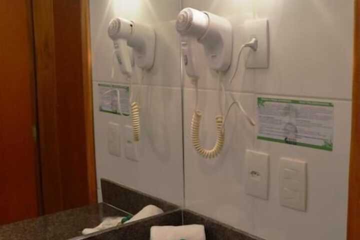 Room 10 of 20