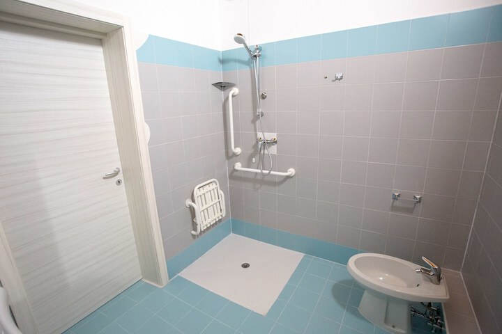 Room 45 of 66
