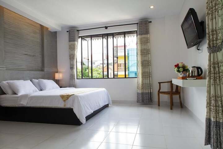 Room 5 of 24