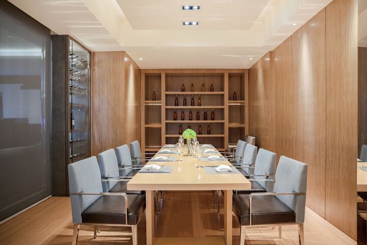 Dining 62 of 85