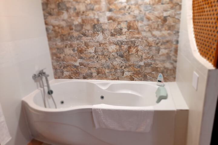 Room 9 of 31
