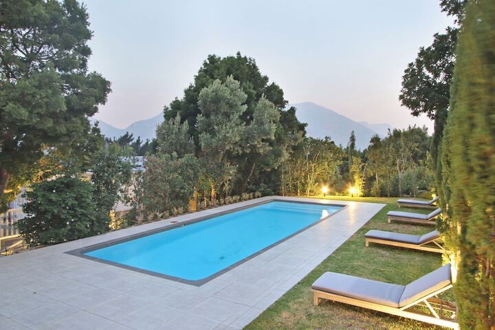 Pool 21 of 43