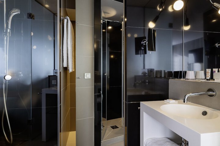 Room 40 of 74