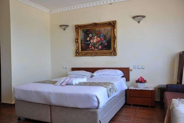 Room 8 of 37