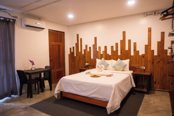 Room 25 of 240