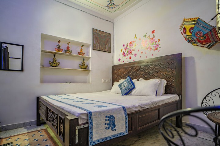 Room 16 of 51