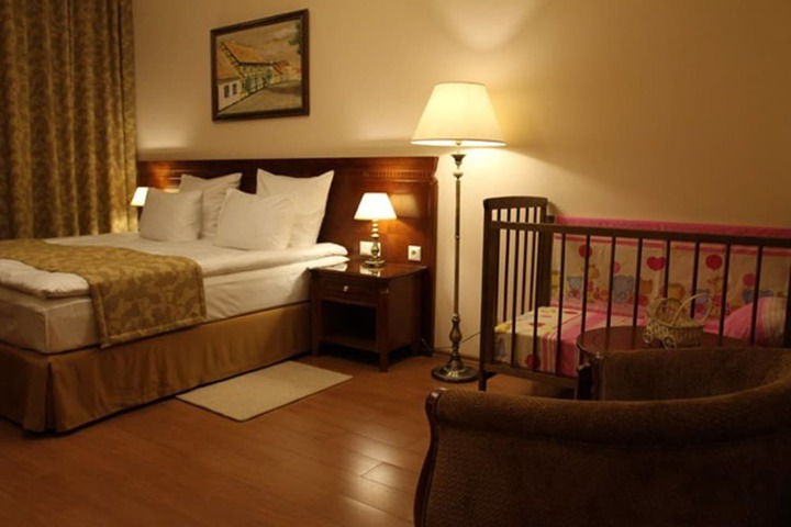 Room 19 of 35