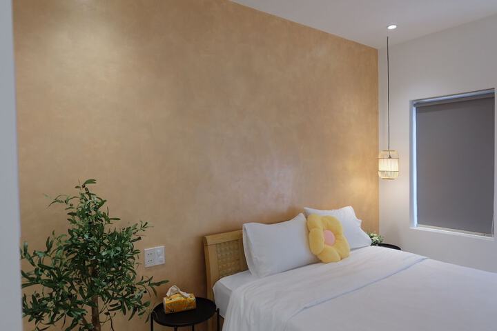 Room 2 of 20